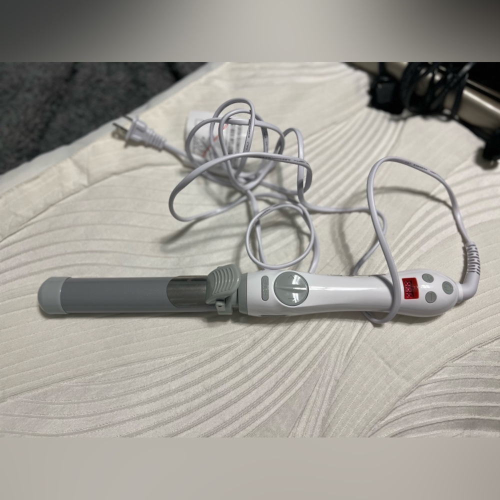 Beachwaver curling iron